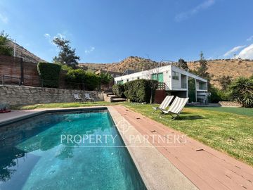 Espectacular casa mediterránea en exclusivo condominio en Camino de Cintura