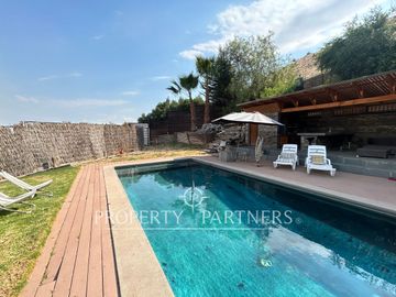 Espectacular casa mediterránea en exclusivo condominio en Camino de Cintura