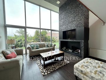 Espectacular casa mediterránea en exclusivo condominio en Camino de Cintura