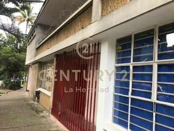 VENTA DE CASALOTE  EN PRADO CENTRO MEDELLIN