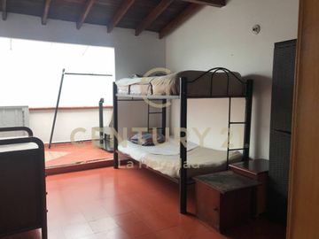 VENTA DE CASALOTE  EN PRADO CENTRO MEDELLIN