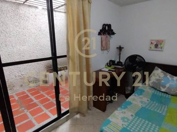 VENDO CASA EN SIMON BOLIVAR