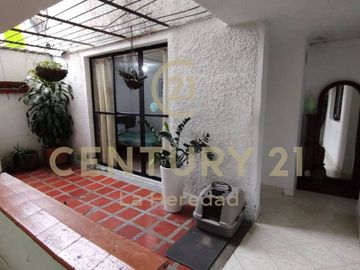 VENDO CASA EN SIMON BOLIVAR