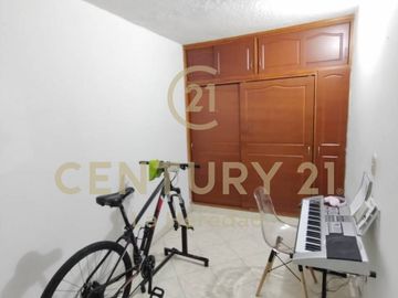 VENDO CASA EN SIMON BOLIVAR