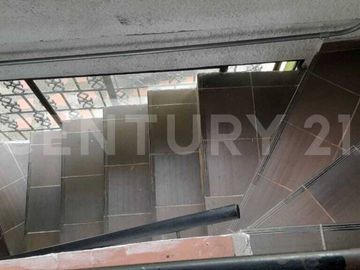 .VENTA DE CASA-LOTE  EN BARRIO GUAYABAL MEDELLIN