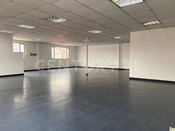 SE ARRIENDA BODEGA COMERCIAL – CHAPINERO / BARRIO SAN LUIS