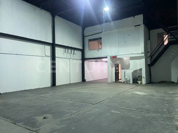SE ARRIENDA BODEGA COMERCIAL – CHAPINERO / BARRIO SAN LUIS