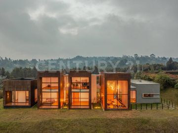 VENDO CASA_FINCA  EN SANTA ELENA