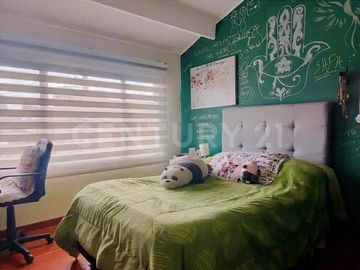 Casa bifamiliar en Modelia con potencial de renta