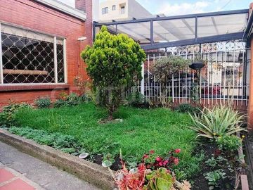 Casa bifamiliar en Modelia con potencial de renta