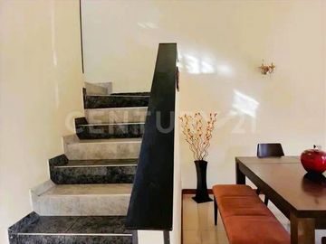Casa bifamiliar en Modelia con potencial de renta