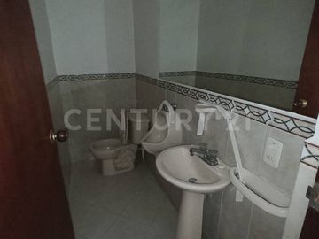 SE ARRIENDA LOCAL COMERCIAL EN BELEN MEDELLIN.