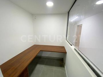 ALQUILER BODEGA - OFICINAS - CONSULTORIOS EN VERSALLES