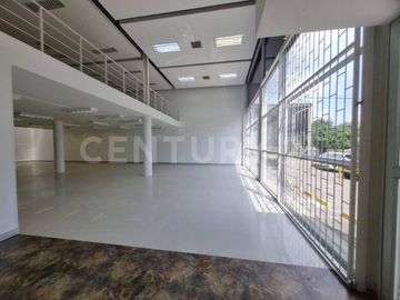 LOCAL COMERCIAL EN ALQUILER EN EL BOSQUE NORTE CALI