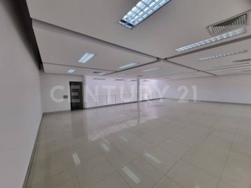 LOCAL COMERCIAL EN ALQUILER EN EL BOSQUE NORTE CALI