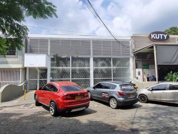 LOCAL COMERCIAL EN ALQUILER EN EL BOSQUE NORTE CALI