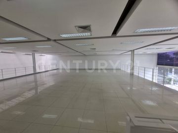 LOCAL COMERCIAL EN ALQUILER EN EL BOSQUE NORTE CALI