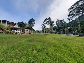 SE VENDE LOTE EN EL SALADITO