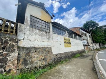 VENDO ESPACIO COMERCIAL VIA AL MAR