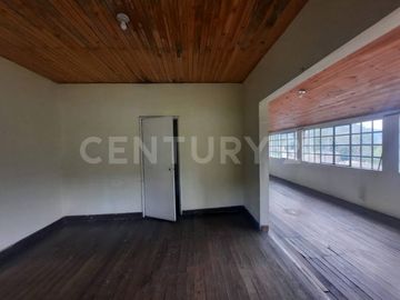 VENDO ESPACIO COMERCIAL VIA AL MAR