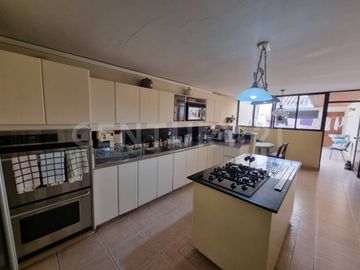 CASA EN VENTA EN LA FLORA