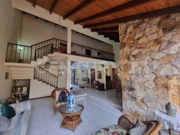 CASA EN VENTA EN LA FLORA