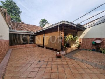 CASA EN VENTA EN LA FLORA