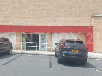 RENTO GRAN LOCAL COMERCIAL EN SABANETA