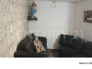 VENDO CASA EN SANTA MONICA
