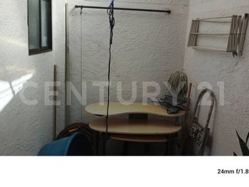 VENDO CASA EN SANTA MONICA