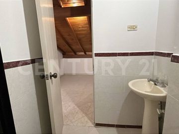 VENTA APARTAMENTO DUPLEX EN BARRIO SAN JAVIER MEDELLIN