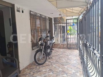 VENDO CASA UNIFAMILIAR EN GUAYABAL