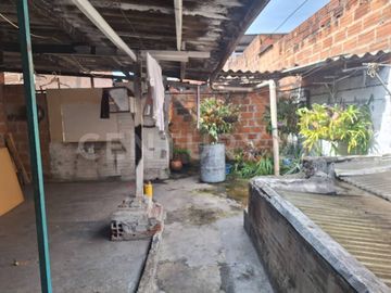 VENDO CASA UNIFAMILIAR EN GUAYABAL