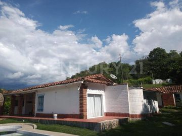 VENDO CASAFINCA, CERCA A SANTA FE DE ANTIOQUIA