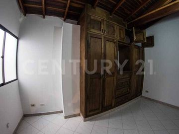 VENDO  APARTAMENTO EN PRADO CENTRO MEDELLIN