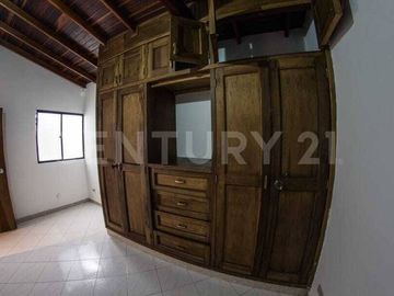 VENDO  APARTAMENTO EN PRADO CENTRO MEDELLIN