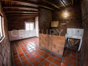 VENDO  APARTAMENTO EN PRADO CENTRO MEDELLIN