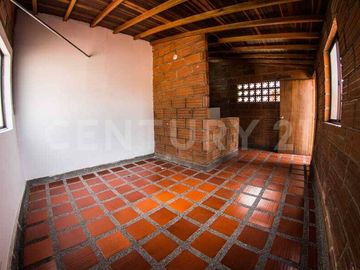VENDO  APARTAMENTO EN PRADO CENTRO MEDELLIN