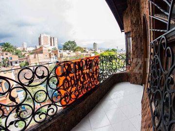 VENDO  APARTAMENTO EN PRADO CENTRO MEDELLIN