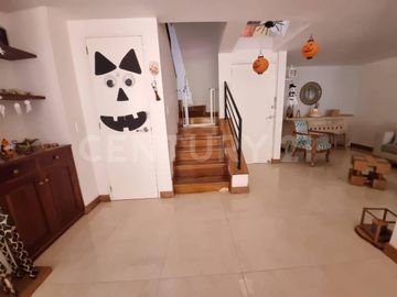 VENDO CASA EXPECTACULAR SECTOR EL TESORO