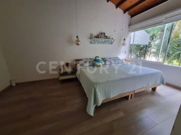 VENDO CASA EXPECTACULAR SECTOR EL TESORO