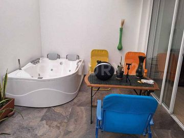 VENDO CASA EN SANTA MONICA