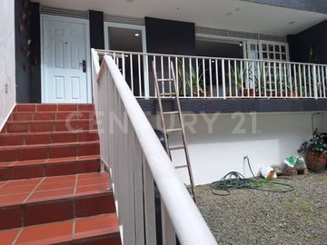 VENDO CASA EN SANTA MONICA