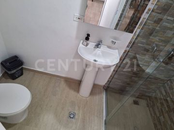 VENDO CASA EN SANTA MONICA