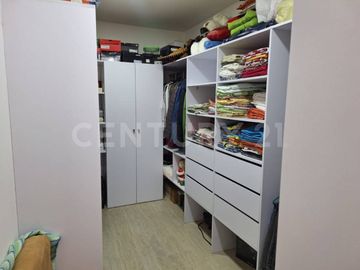 VENDO CASA EN SANTA MONICA