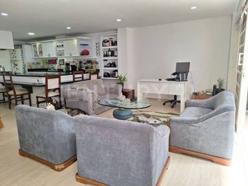 VENDO CASA EN SANTA MONICA