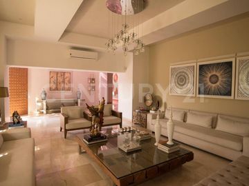 Se Vende Lujosa Casa en la Flora, Cali
