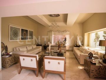 Se Vende Lujosa Casa en la Flora, Cali