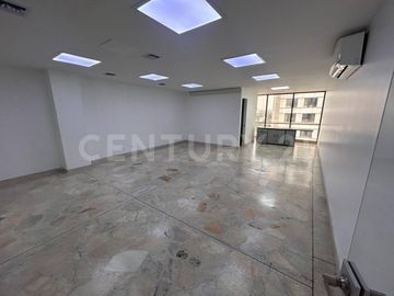 SE ALQUILA OFICINA EN PISO 10 CAMBULOS, CALI, SUR