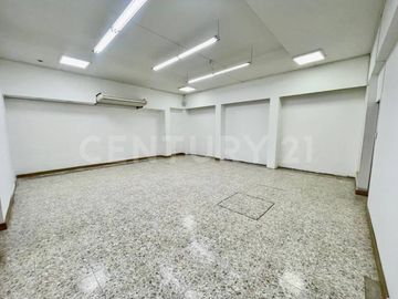 Alquiler Casa Comercial en esquina en San Vicente